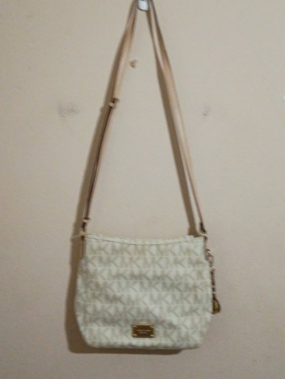 MICHAEL KORS Monogram MK Crossbody Handbag Ivory Cream Beige Leather Purse Bag